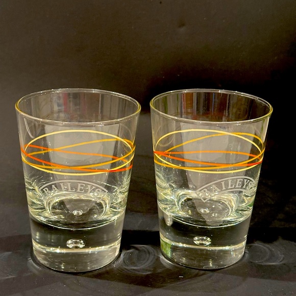 Two Vintage Bailey's Bubble Bottom Highball Glasses Gold and Tan Swirl Design - Picture 1 of 10